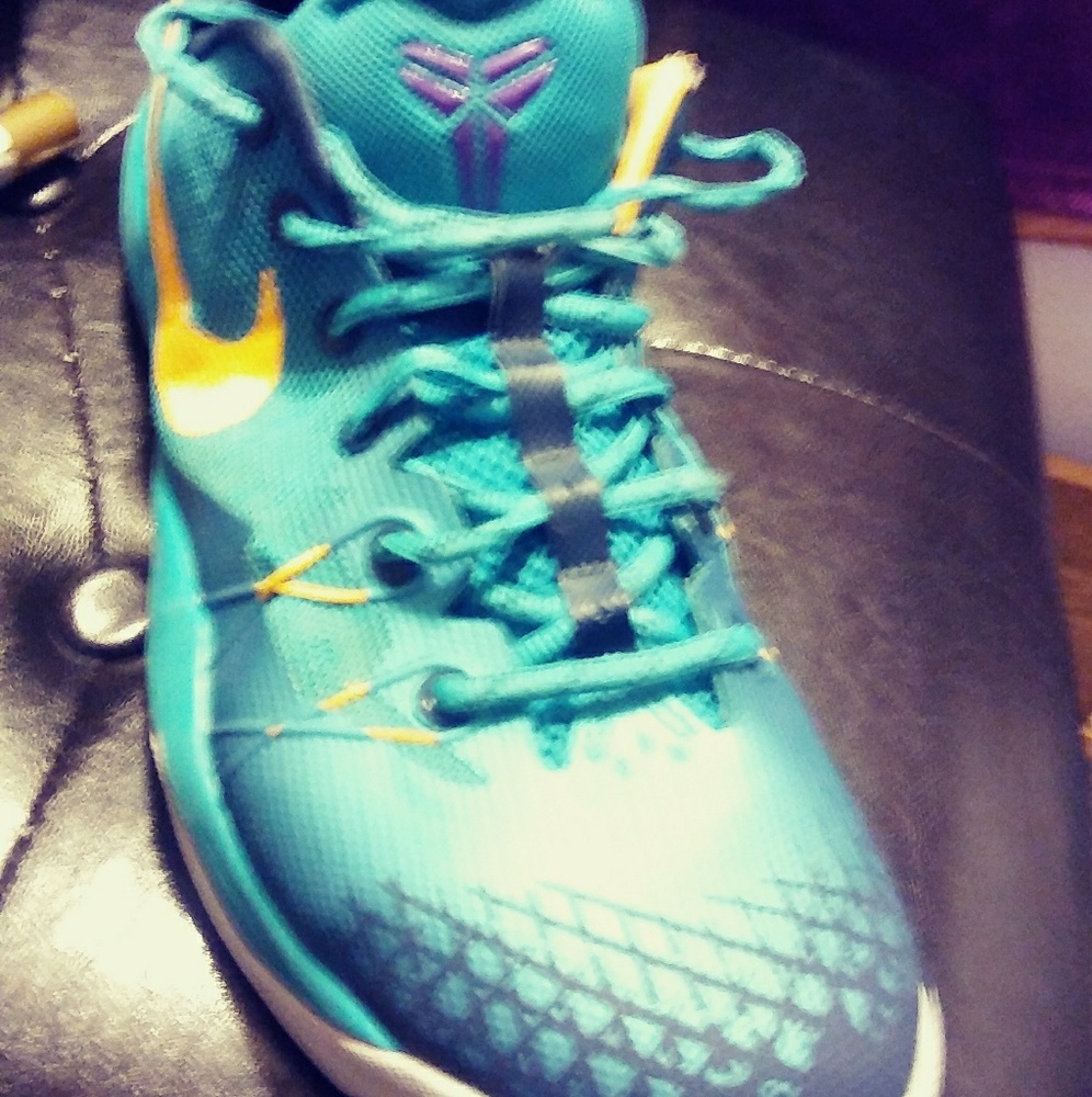 MEN'S. KOBE NIKE ZOOM
